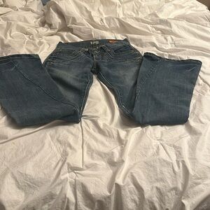 Tag jeans size 25 low rise